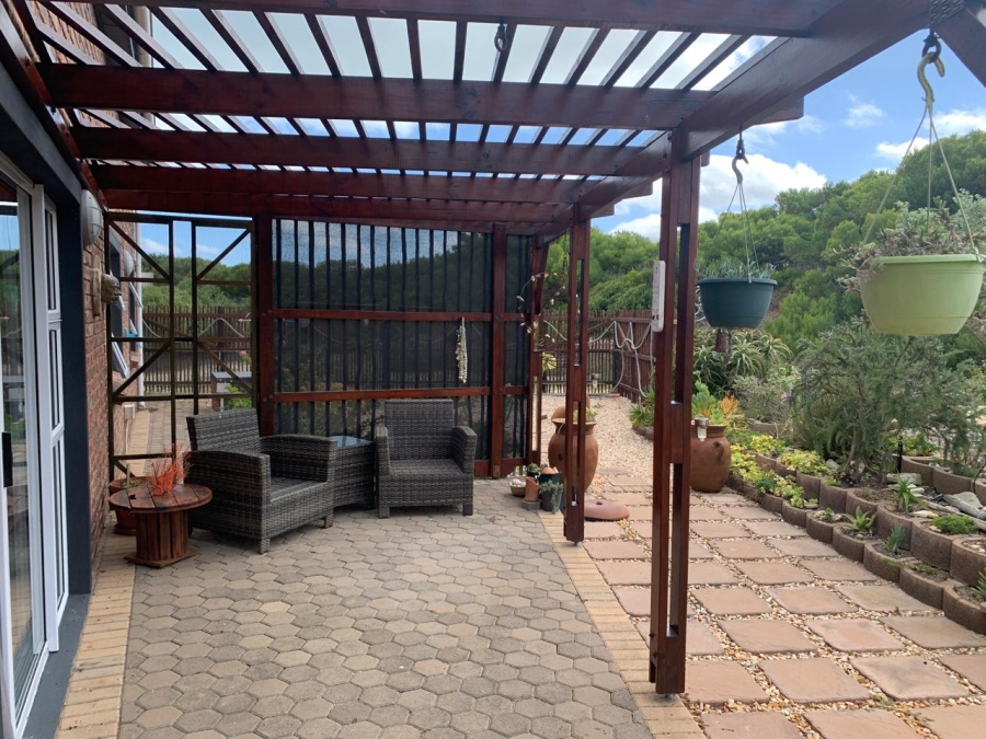 4 Bedroom Property for Sale in Stilbaai Oos Western Cape